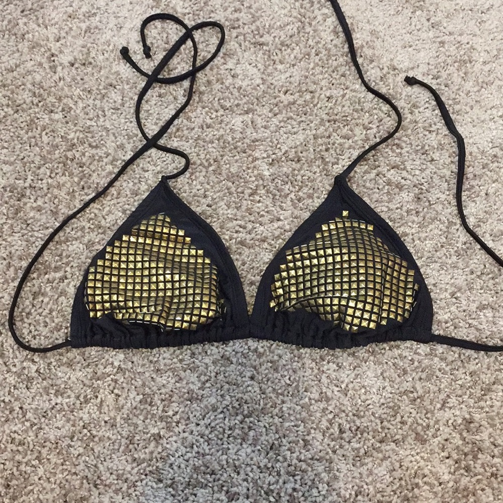 Black bikini top